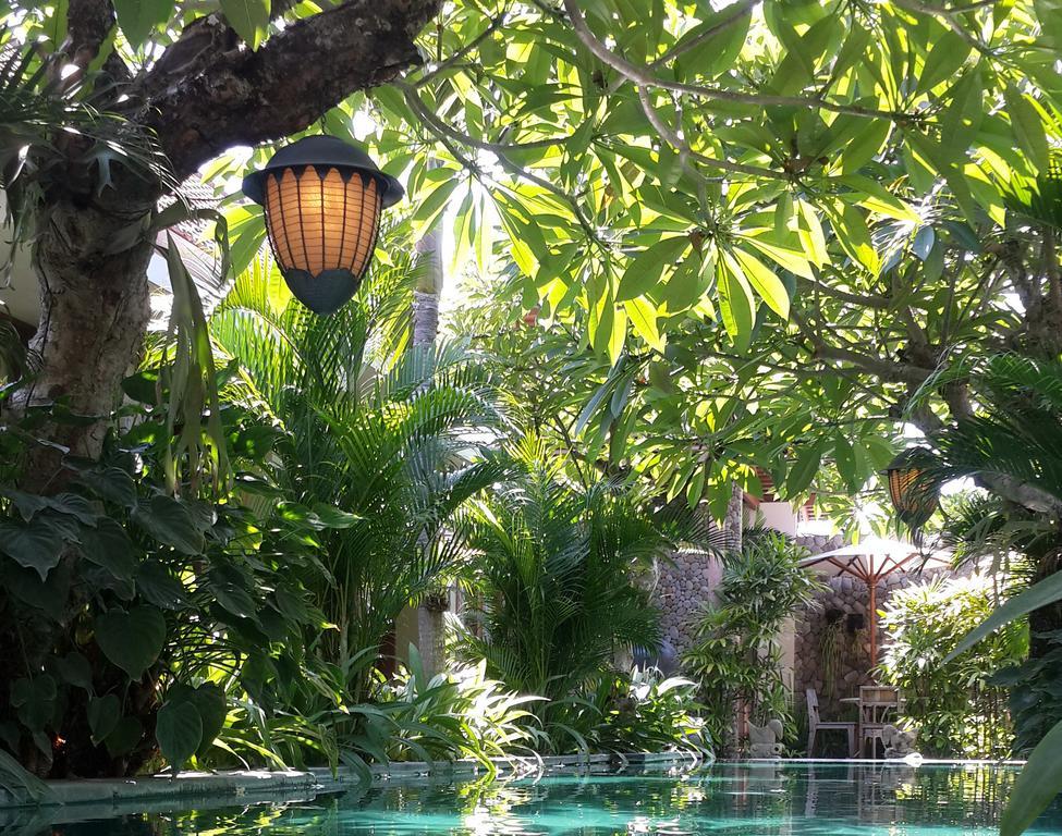 Uma Karan Hotel Kuta  Exterior photo