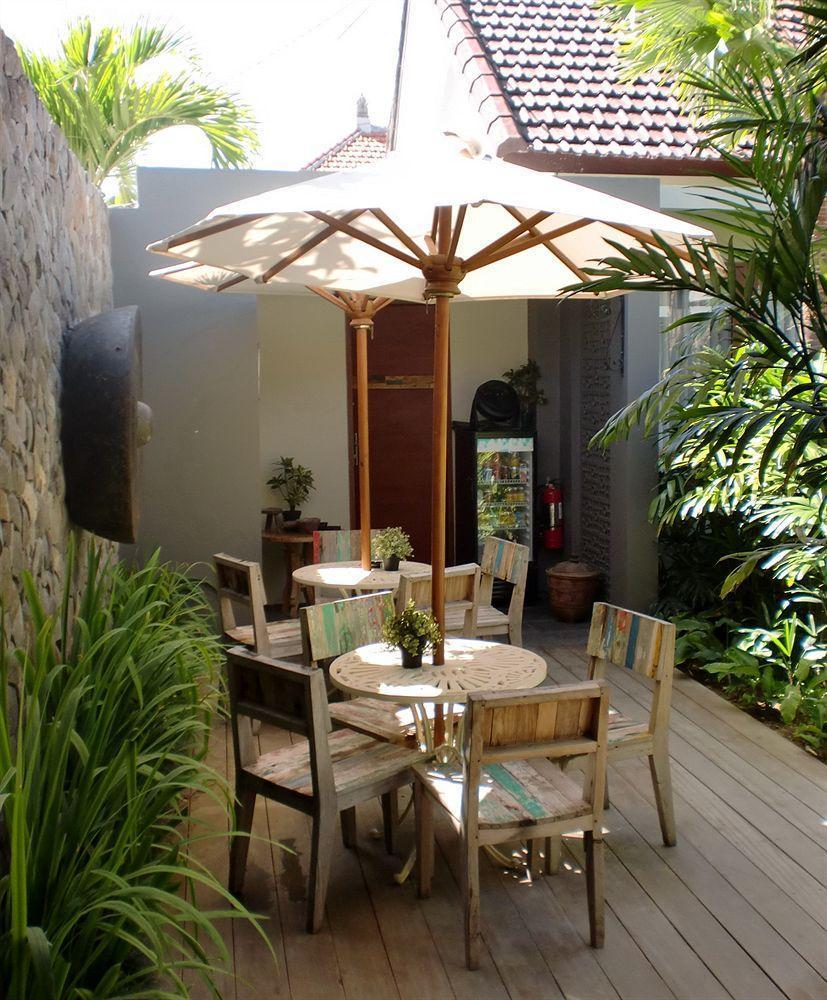 Uma Karan Hotel Kuta  Exterior photo