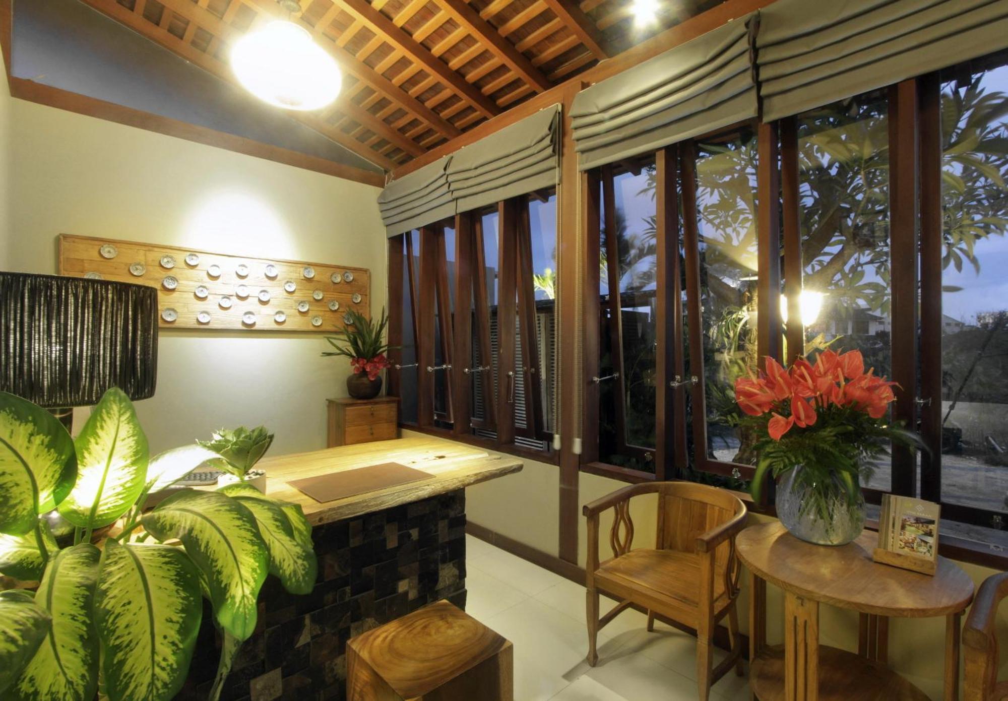 Uma Karan Hotel Kuta  Exterior photo
