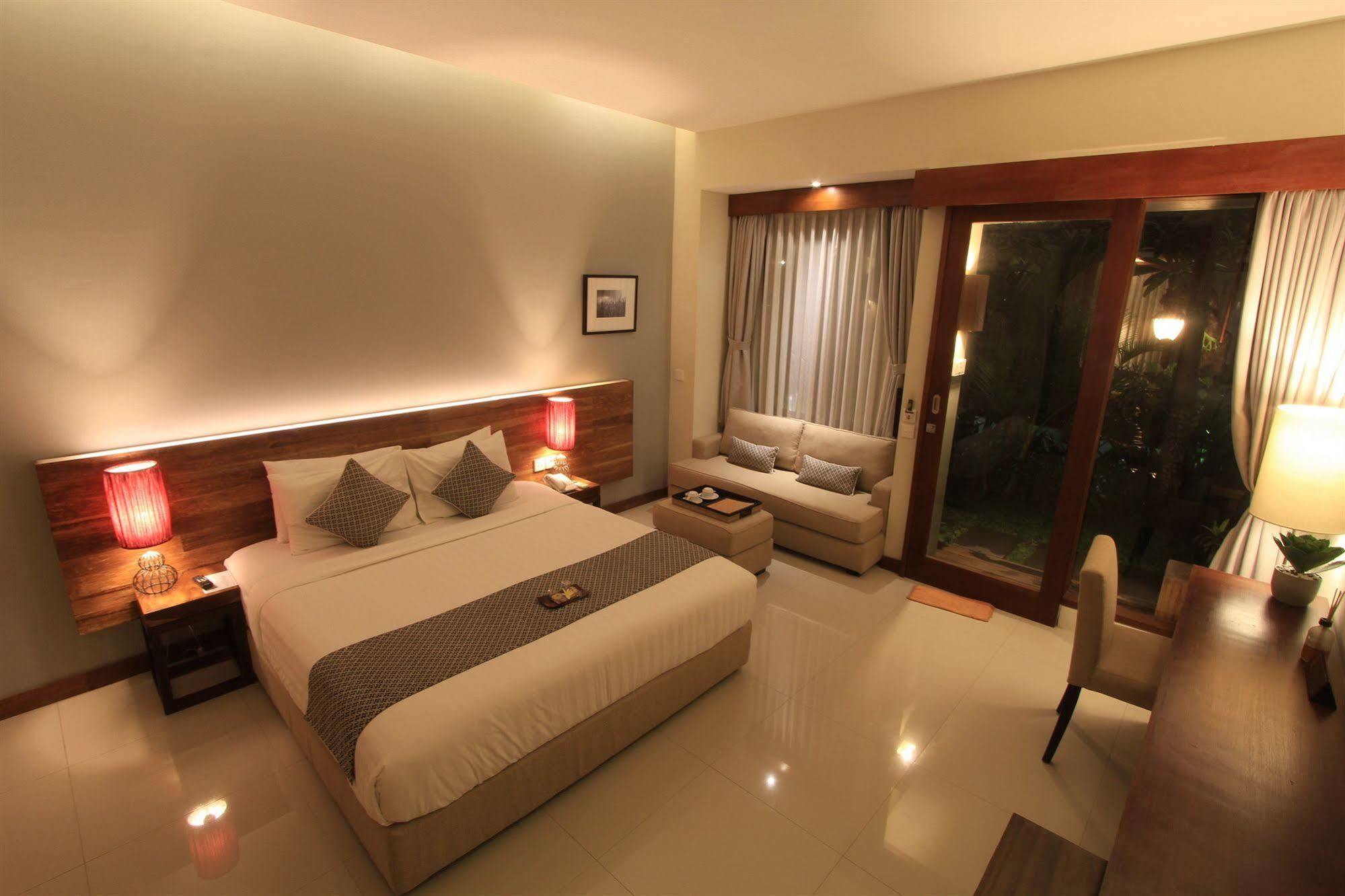 Uma Karan Hotel Kuta  Exterior photo