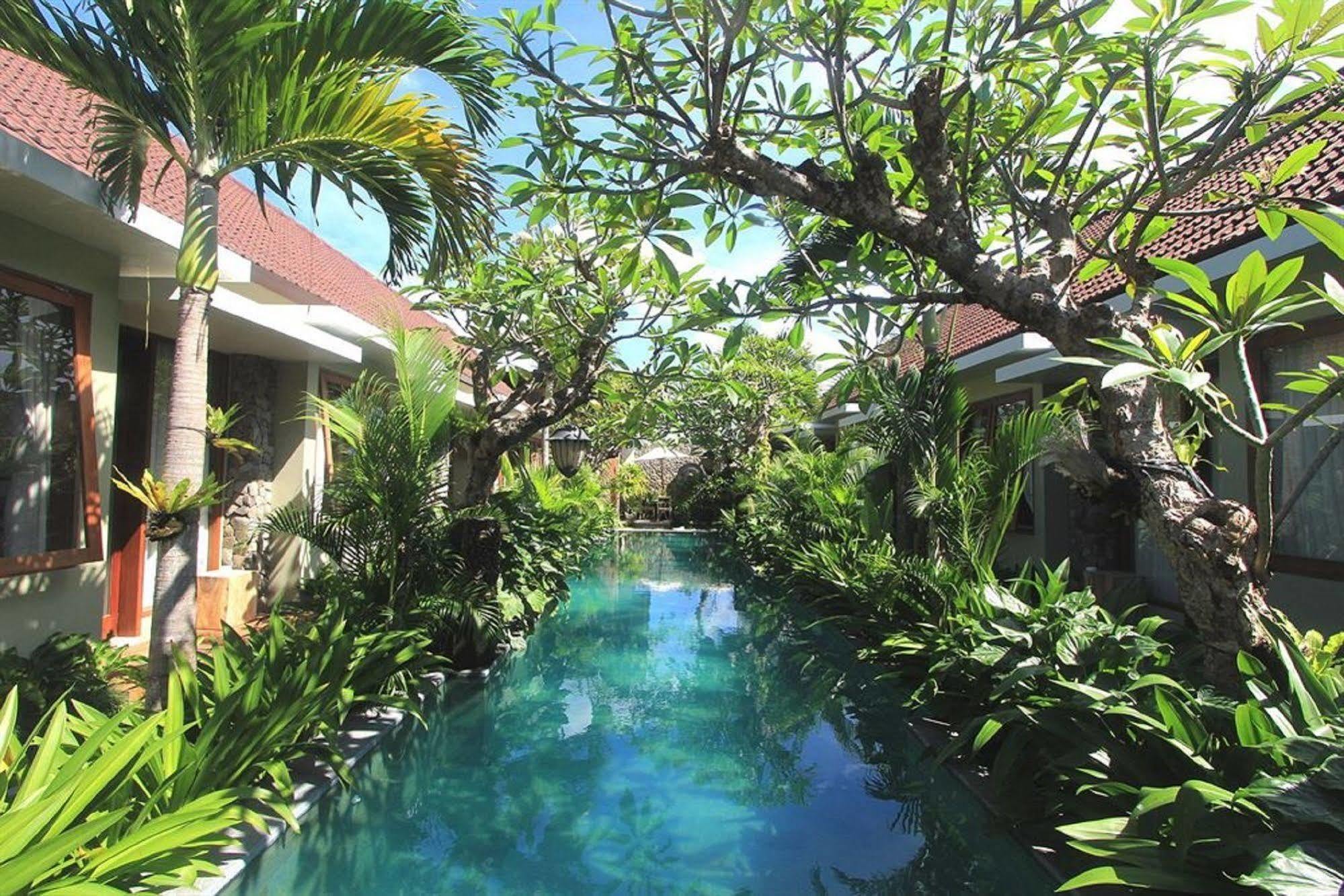 Uma Karan Hotel Kuta  Exterior photo