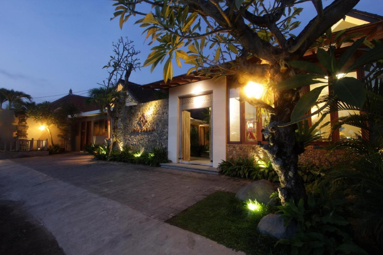 Uma Karan Hotel Kuta  Exterior photo